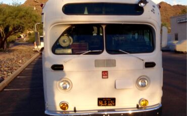 Von-dutch-Bus-1950-White-Green-4