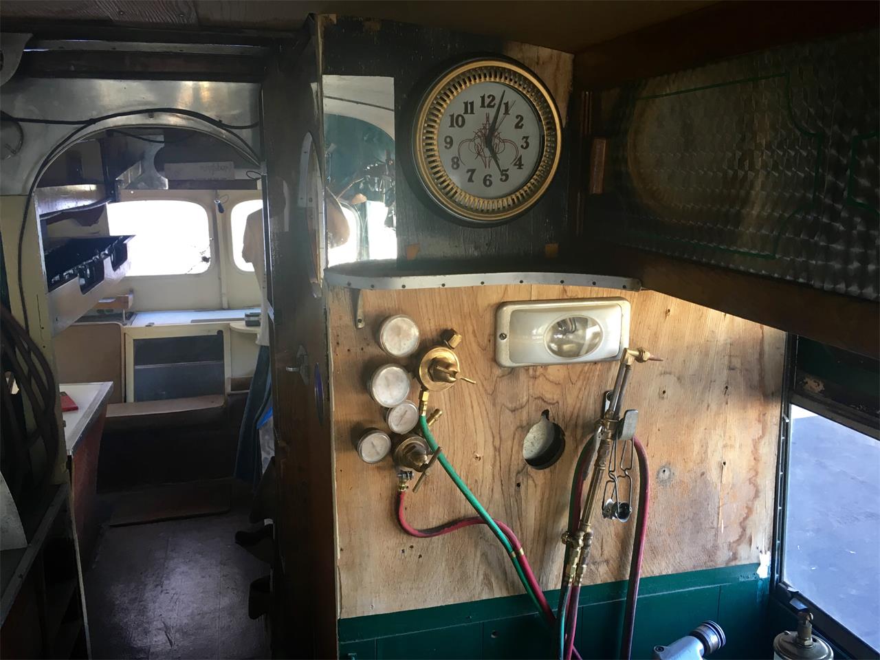 Von-dutch-Bus-1950-White-Green-43