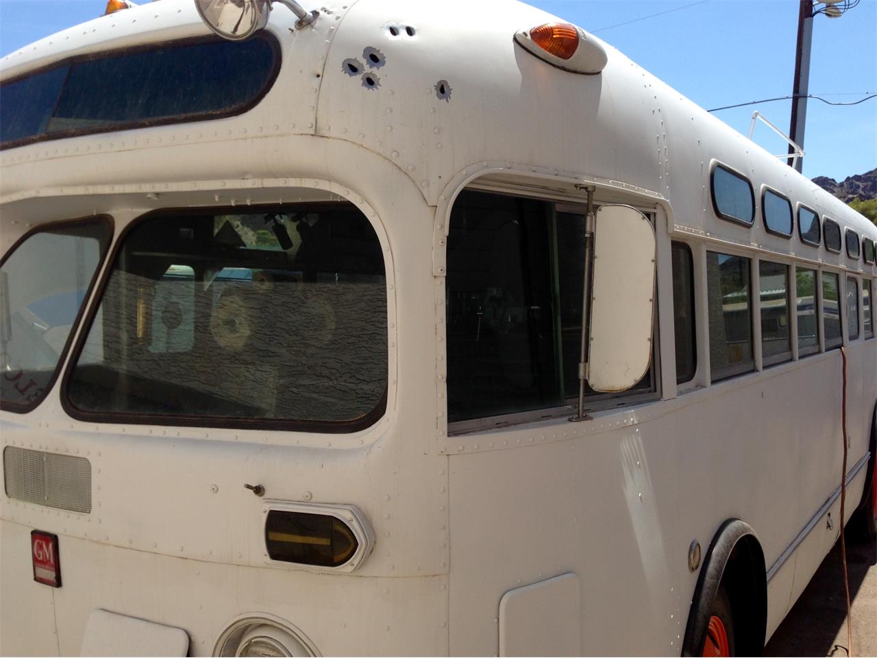 Von-dutch-Bus-1950-White-Green-6