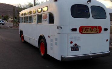 Von-dutch-Bus-1950-White-Green-8