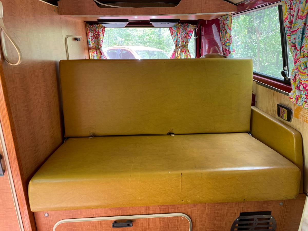 Vv-campmobile-1971-red-10