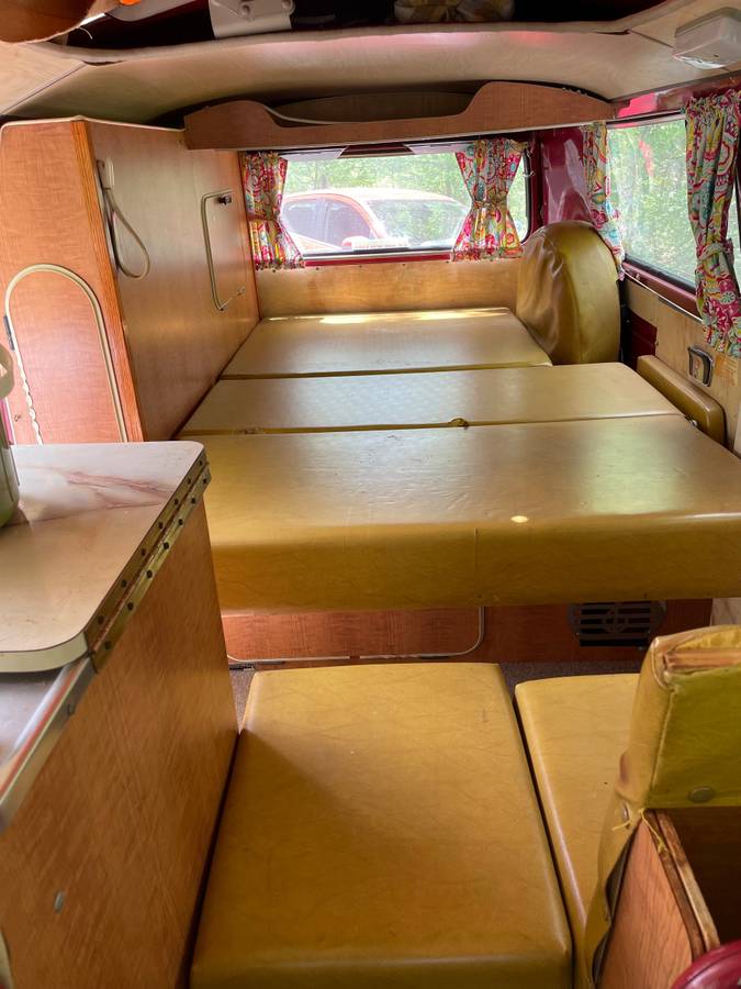 Vv-campmobile-1971-red-11