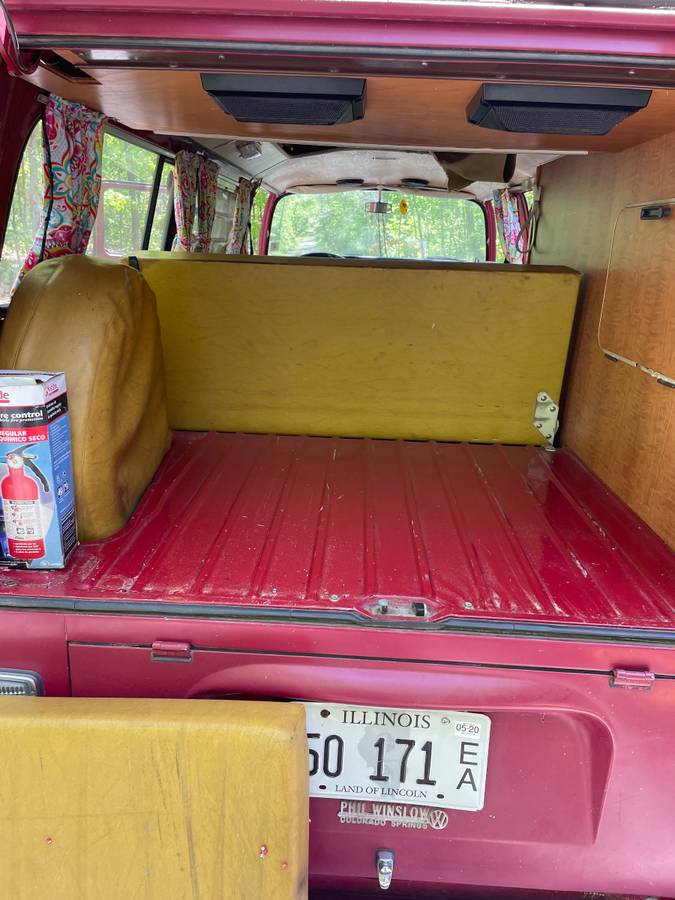 Vv-campmobile-1971-red-13