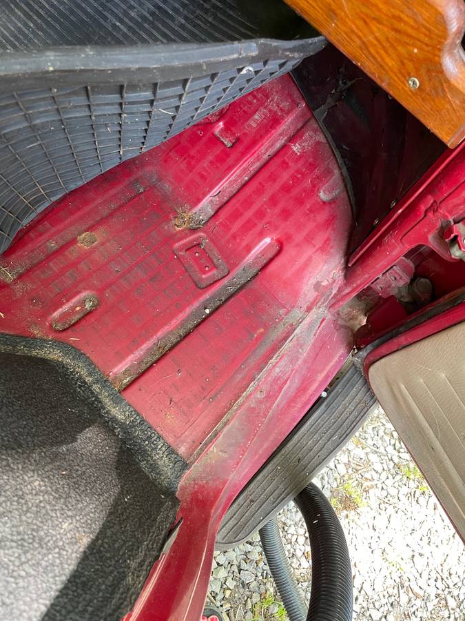 Vv-campmobile-1971-red-14
