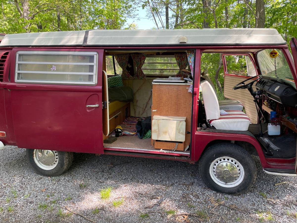 Vv-campmobile-1971-red-16