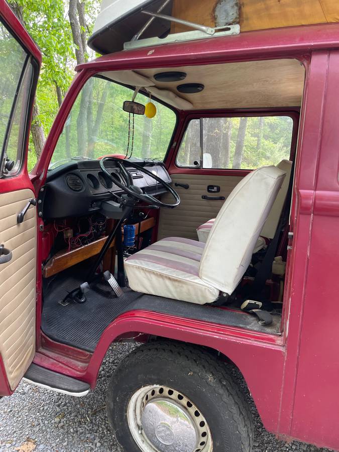 Vv-campmobile-1971-red-4