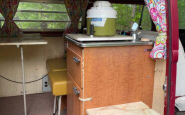 Vv-campmobile-1971-red-8