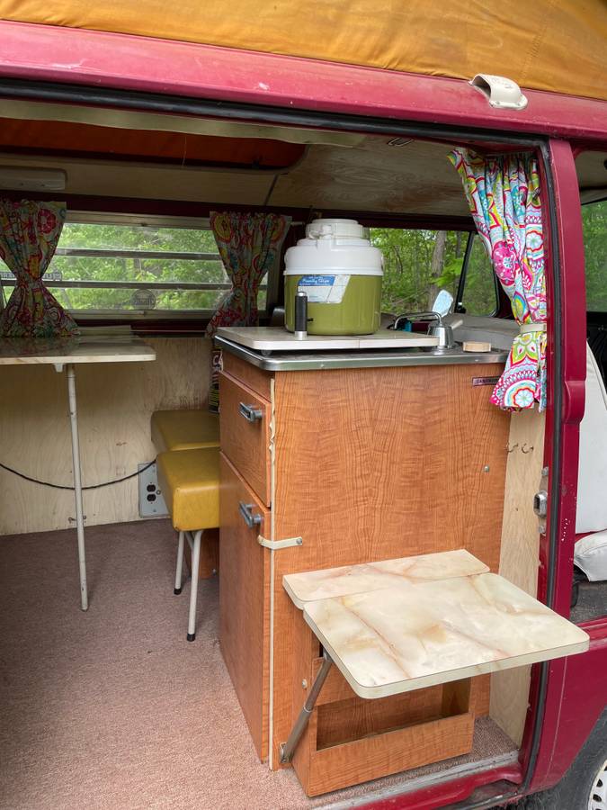 Vv-campmobile-1971-red-8