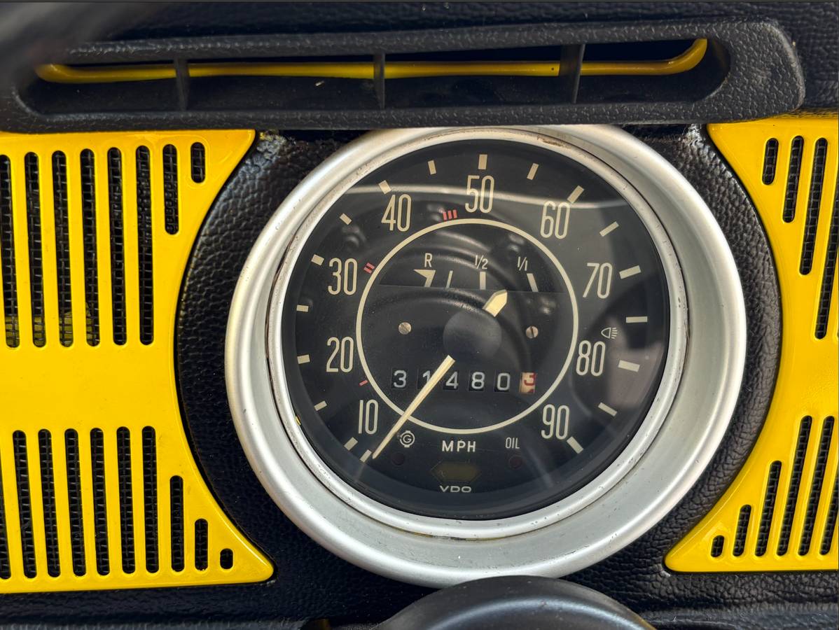 Vw-beetle-1971-yellow-2