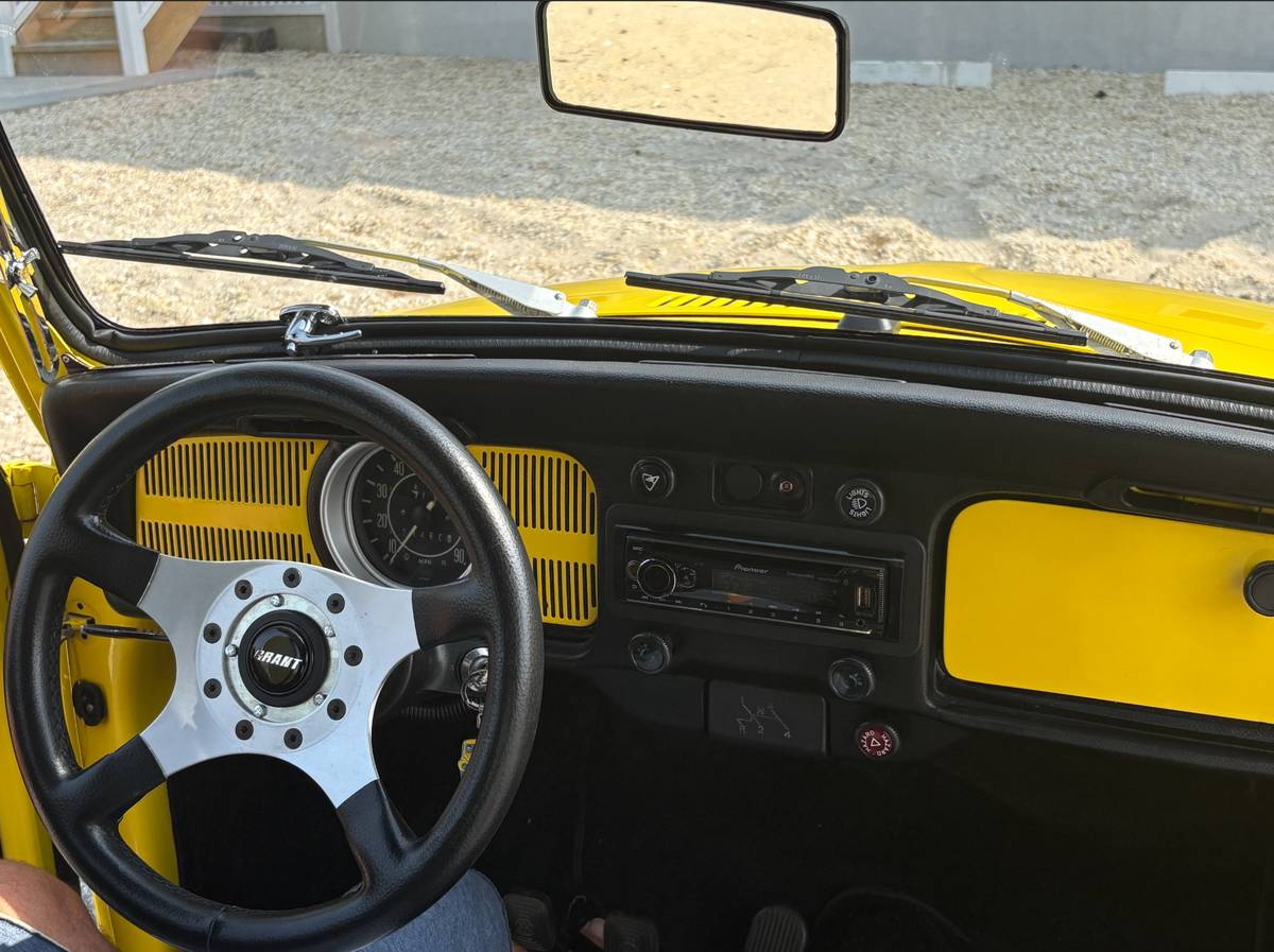 Vw-beetle-1971-yellow-5