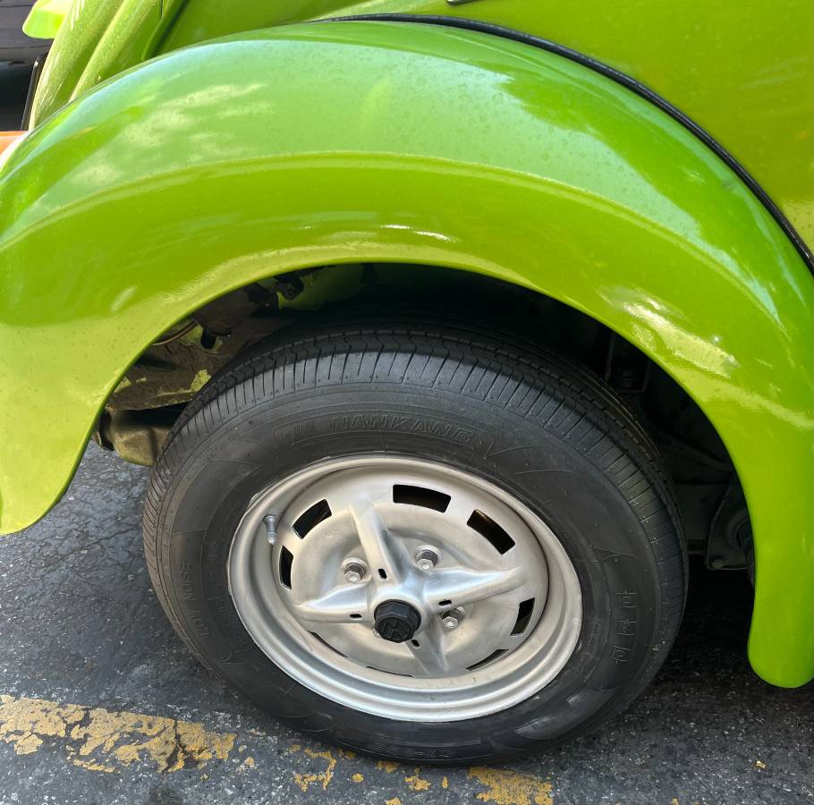Vw-beetle-1976-green-3