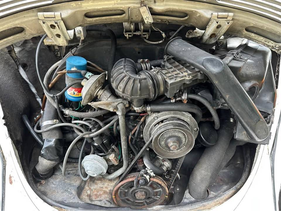 Vw-beetle-convertible-1976-white-9