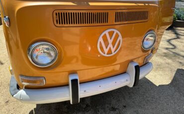 Vw-bus-and-beetle-1971-orange-1