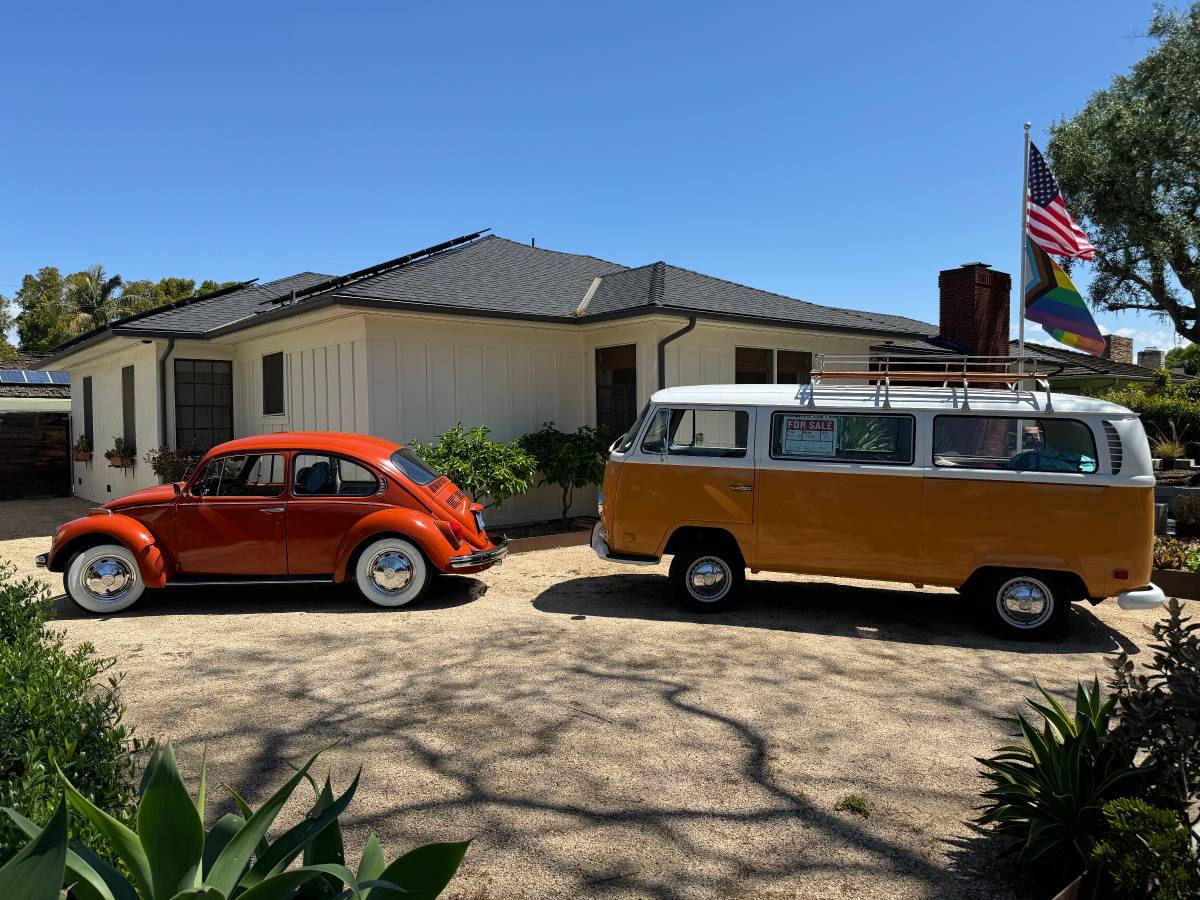 Vw-bus-and-beetle-1971-orange-11