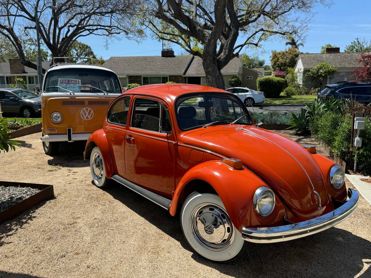 Vw-bus-and-beetle-1971-orange-12