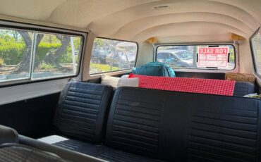 Vw-bus-and-beetle-1971-orange-13