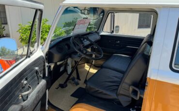 Vw-bus-and-beetle-1971-orange-2