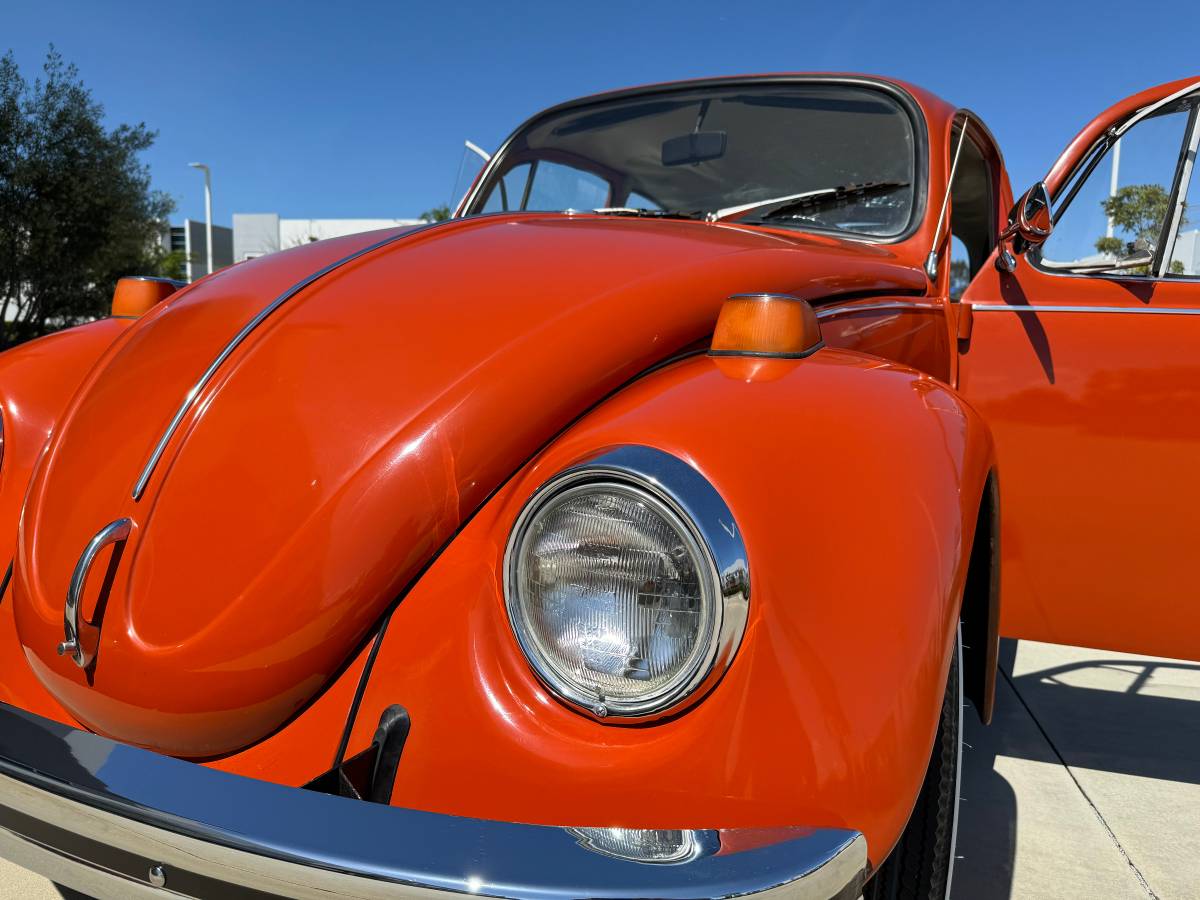 Vw-bus-and-beetle-1971-orange-21