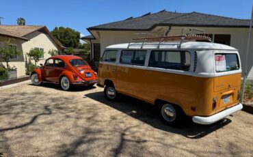 Vw-bus-and-beetle-1971-orange-4