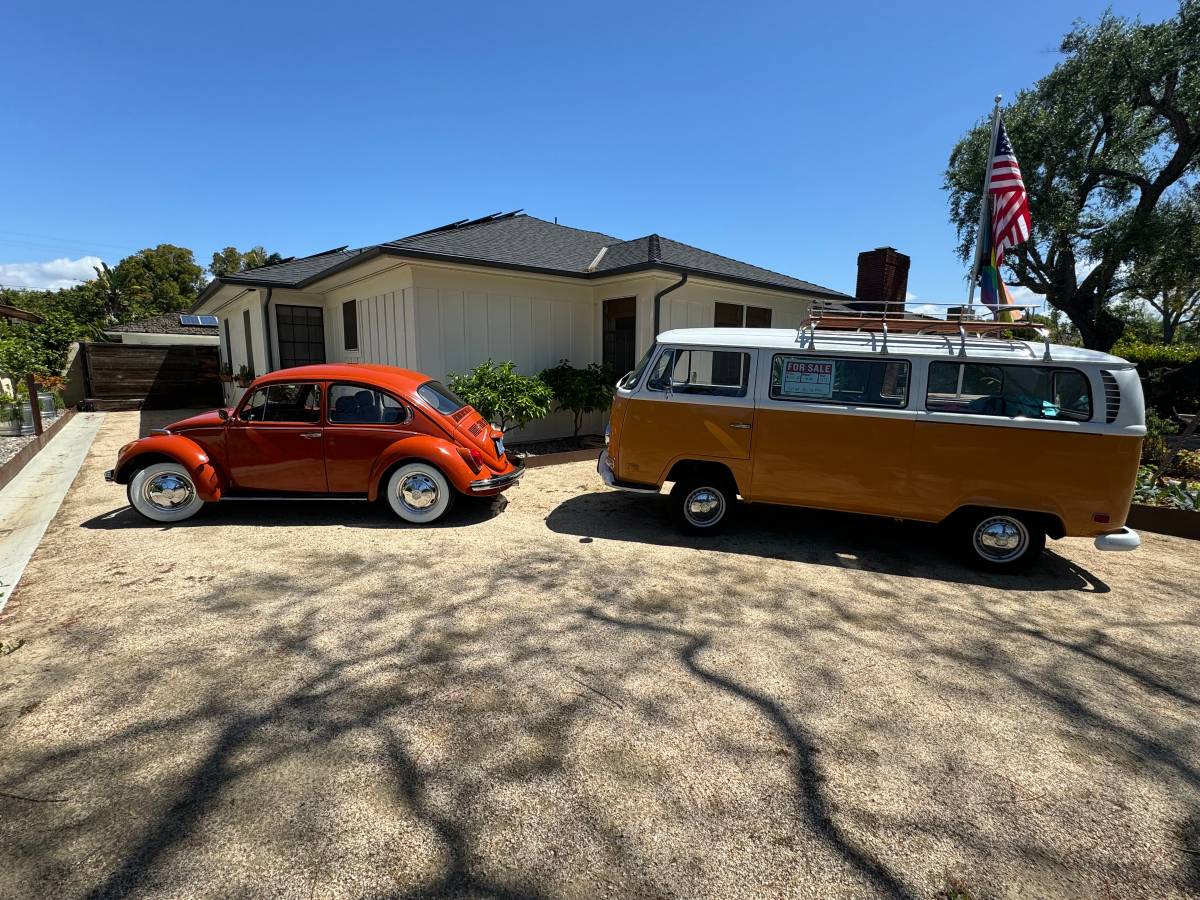 Vw-bus-and-beetle-1971-orange