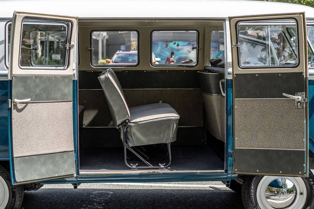 Vw-bus-type-ii-1964-4