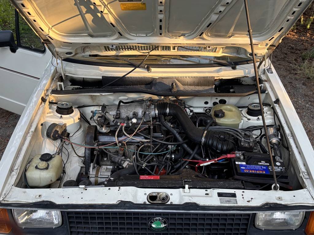 Vw-caddy-vw-rabbit-pick-up-1981-white-15