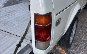 Vw-caddy-vw-rabbit-pick-up-1981-white-18