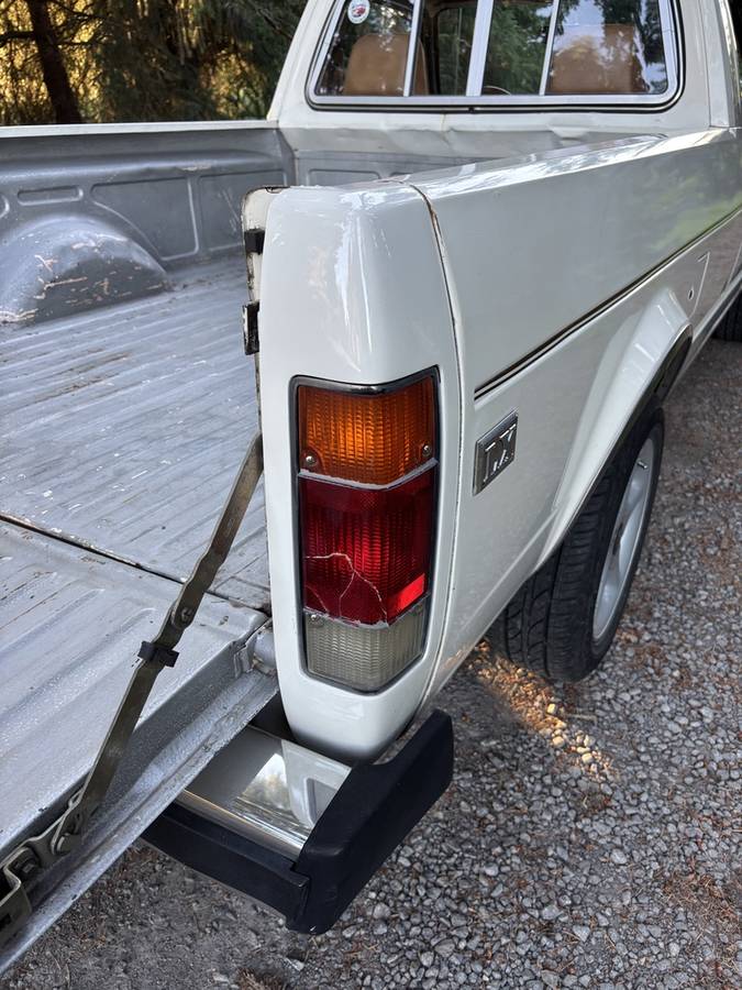 Vw-caddy-vw-rabbit-pick-up-1981-white-18