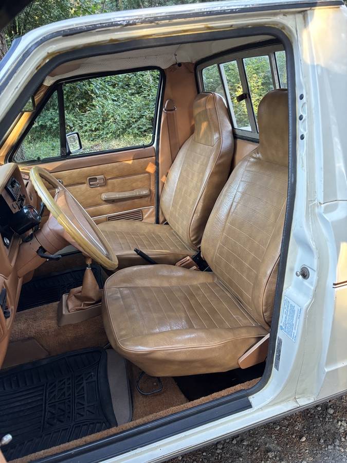 Vw-caddy-vw-rabbit-pick-up-1981-white-4