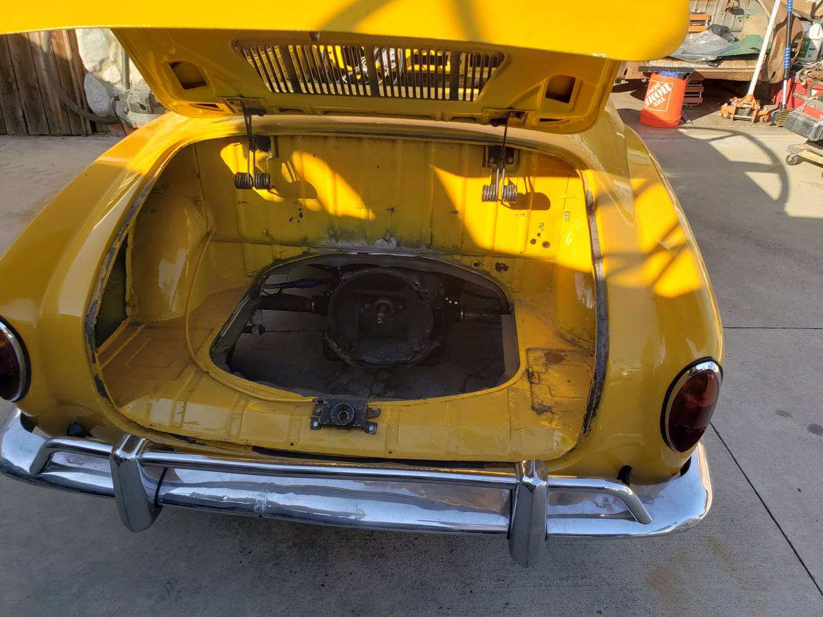Vw-karmann-ghia-1962-yellow-3