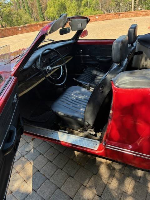 Vw-karmann-ghia-1971-red-4
