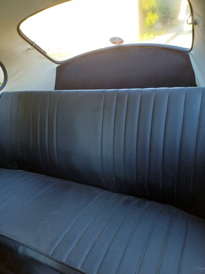 Vw-super-beetle-1973-5