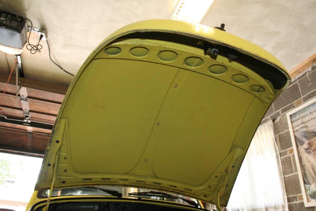 Vw-super-beetle-1973-yellow-15