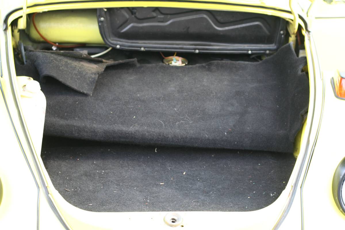 Vw-super-beetle-1973-yellow-18