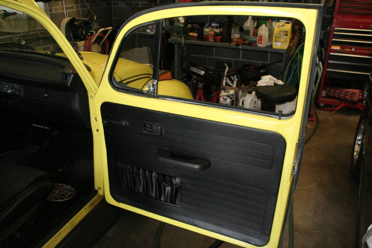 Vw-super-beetle-1973-yellow-4