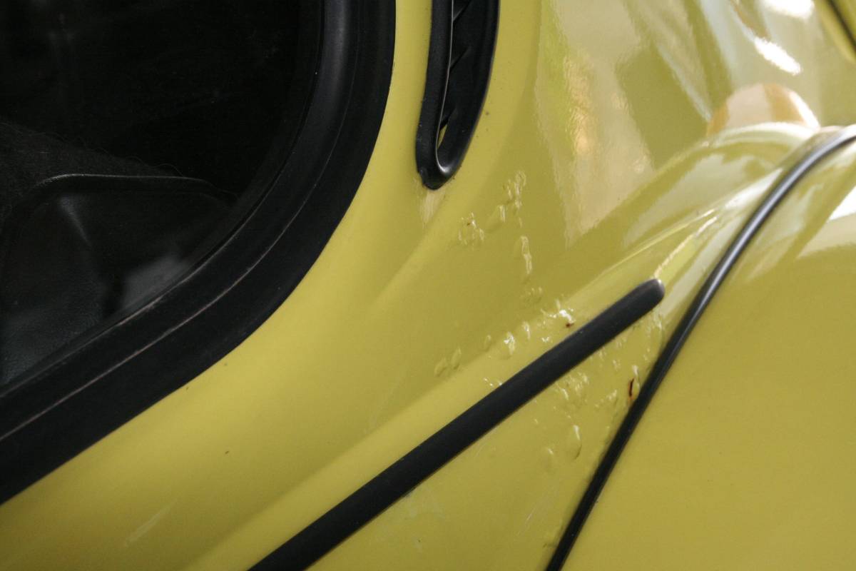 Vw-super-beetle-1973-yellow-7