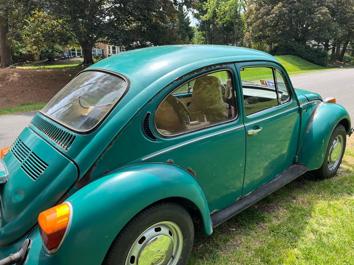 Vw-super-beetle-1974-green-10