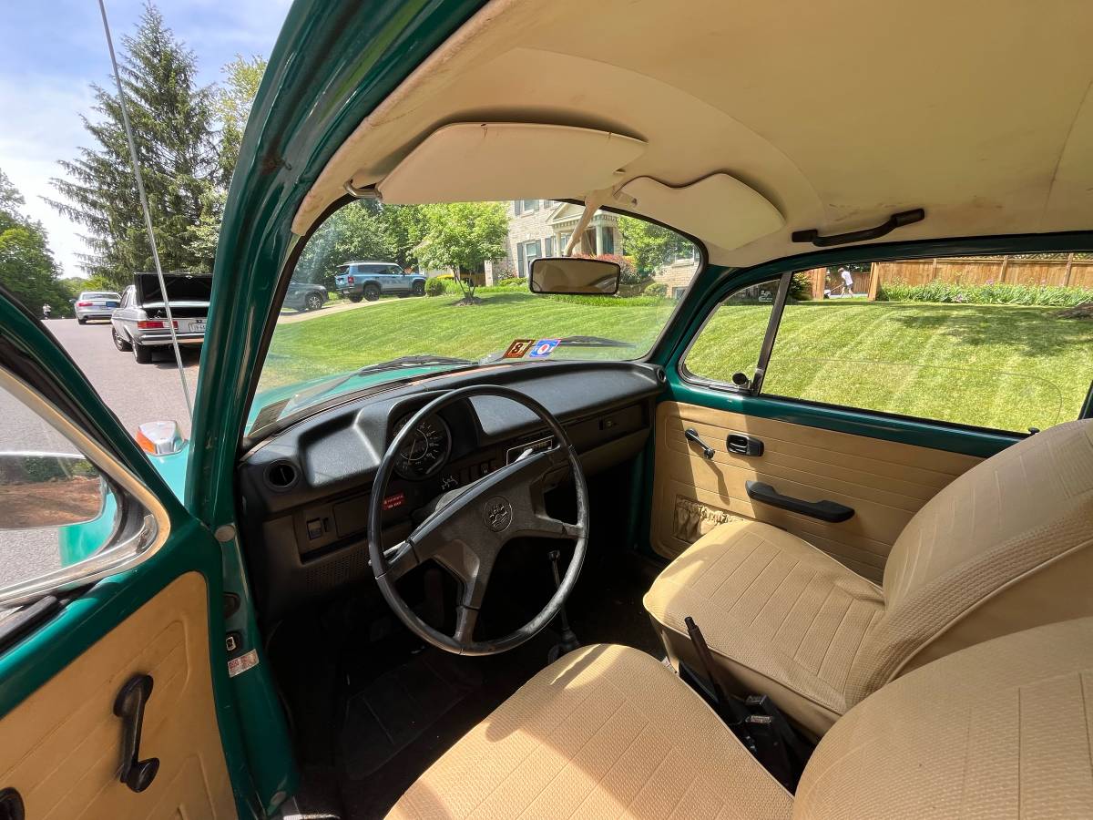 Vw-super-beetle-1974-green-8
