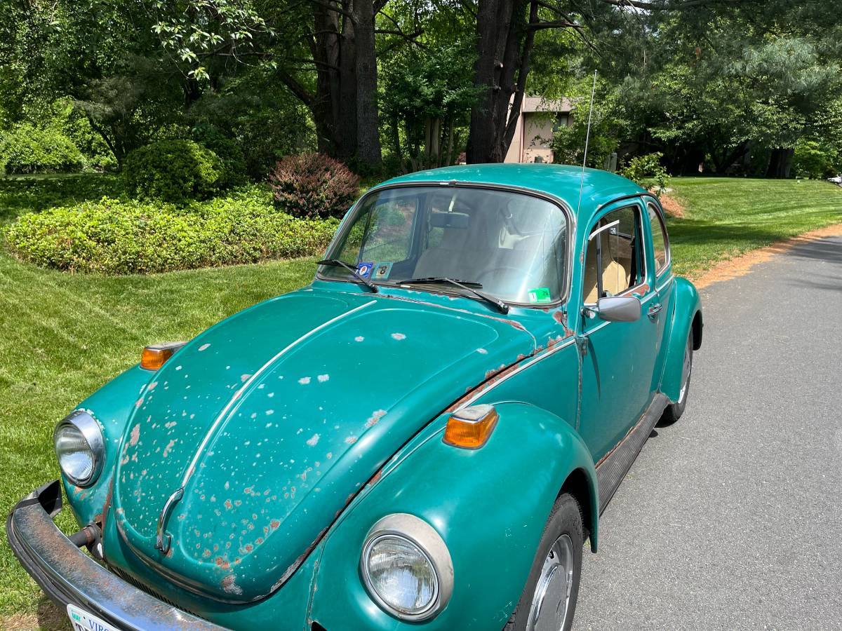 Vw-super-beetle-1974-green-9