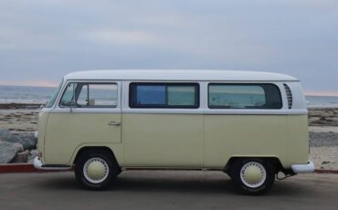 Vw-type-2-bus-1969-yellow-1