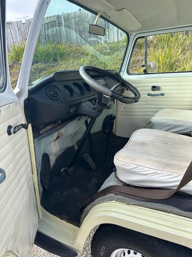 Vw-type-2-bus-1969-yellow-11