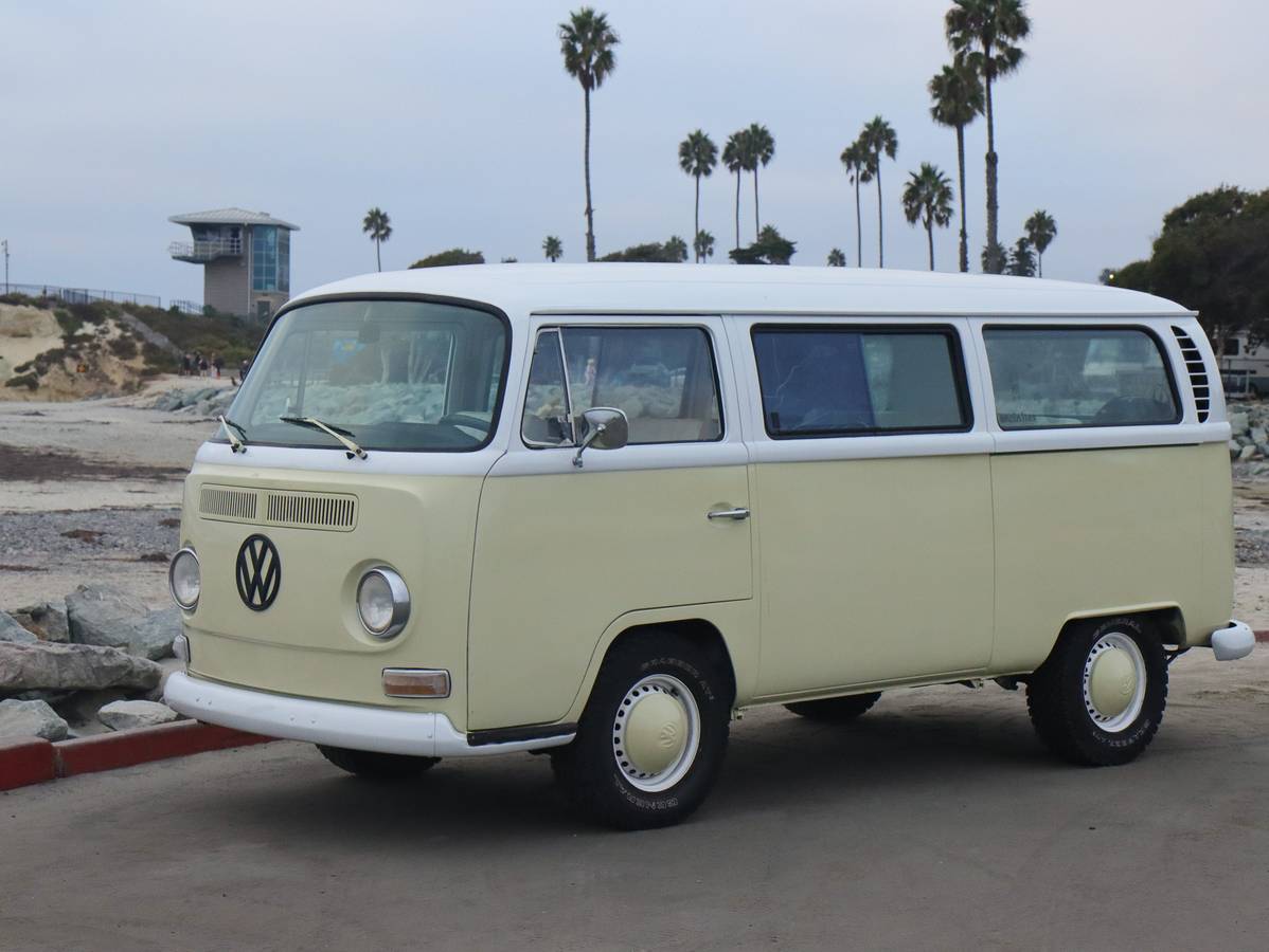 Vw-type-2-bus-1969-yellow-2