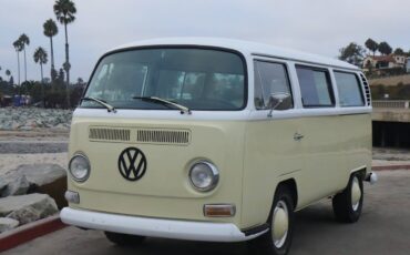 Vw-type-2-bus-1969-yellow-3