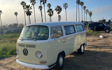Vw-type-2-bus-1969-yellow
