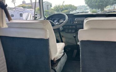 Vw-type-2-bus-1969-yellow-9