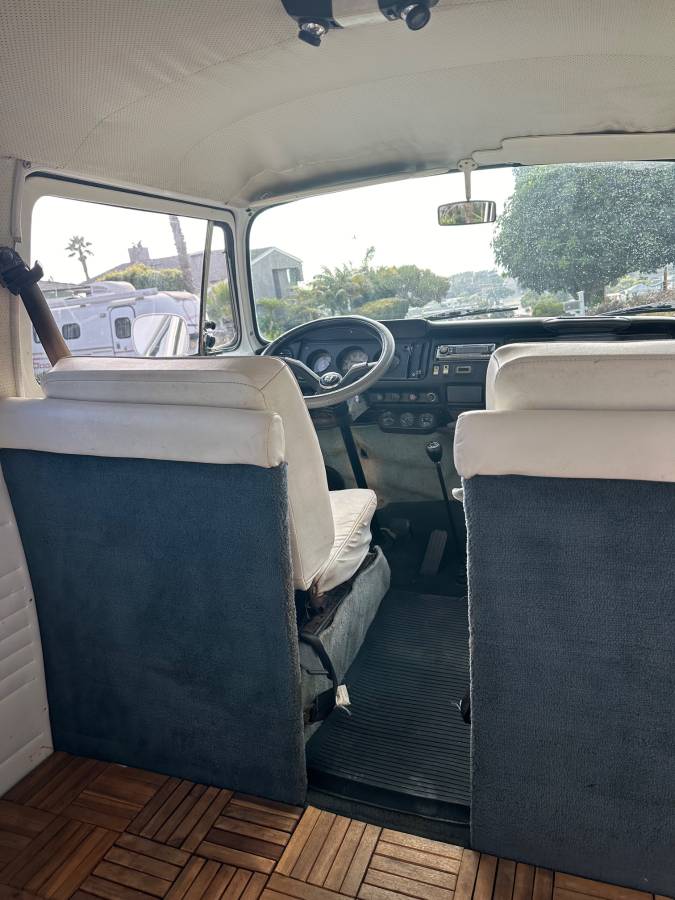 Vw-type-2-bus-1969-yellow-9