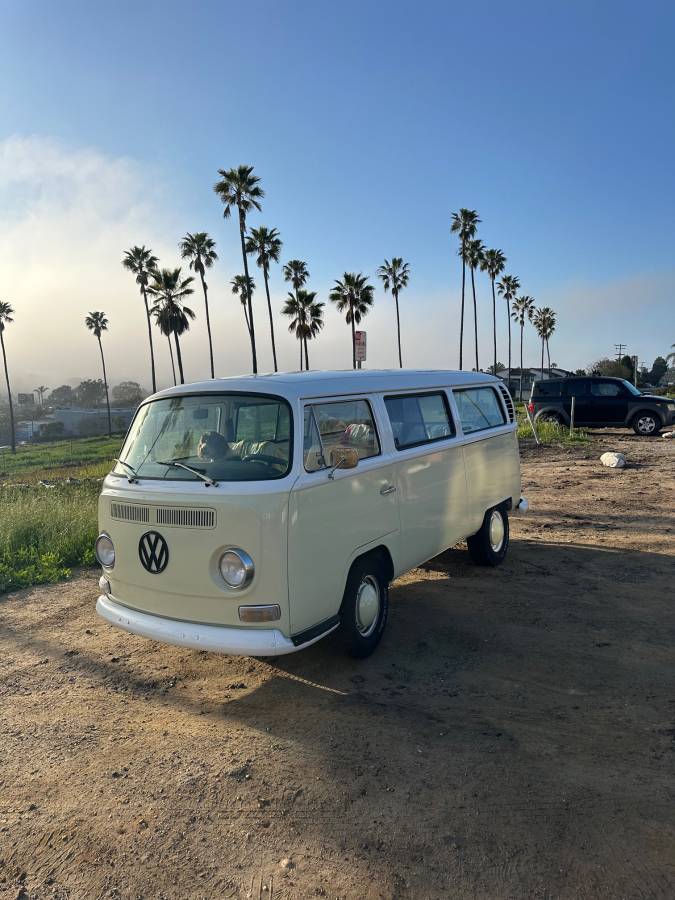 Vw-type-2-bus-1969-yellow