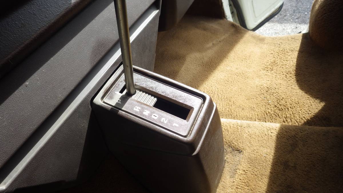 Vw-vanagon-1983-brown-11