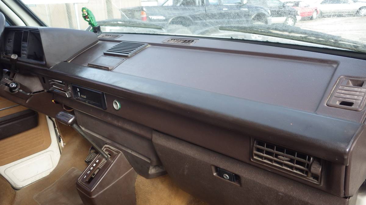 Vw-vanagon-1983-brown-8