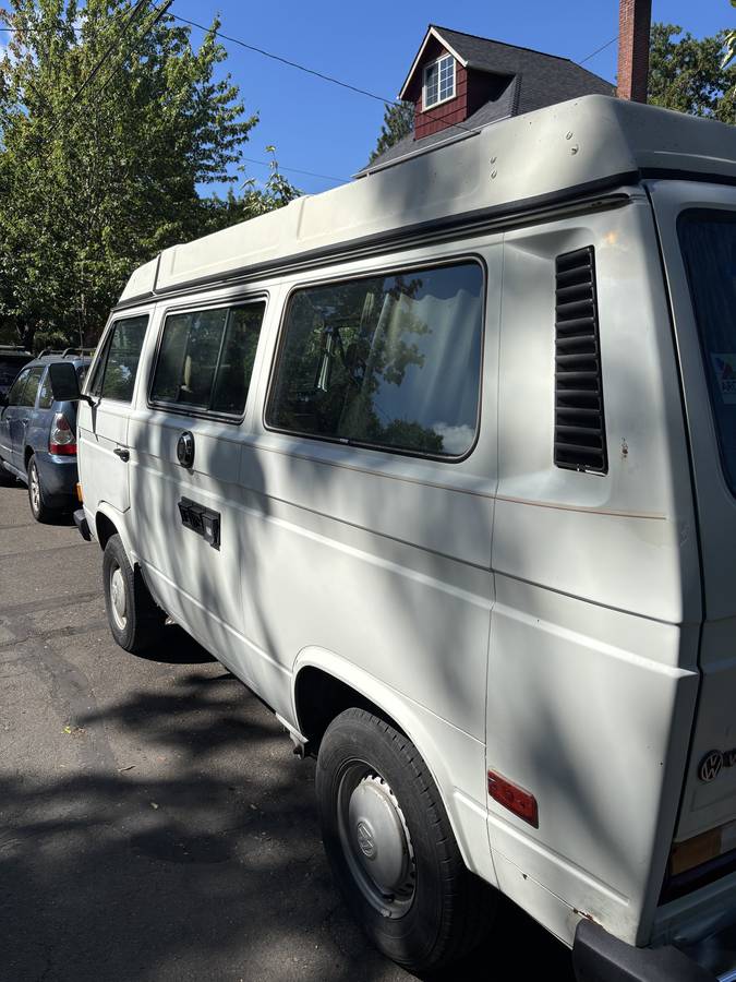 Vw-vanagon-1985-white-1
